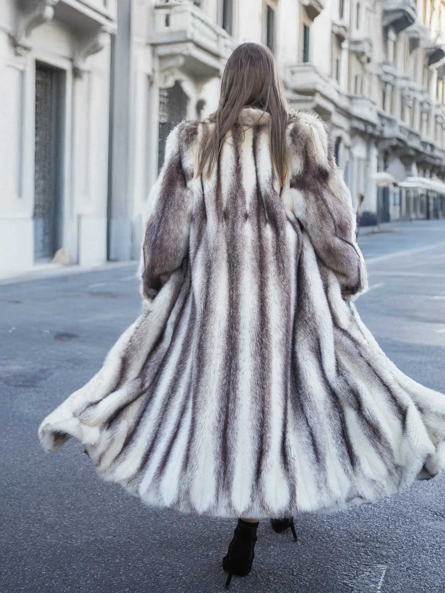 Gorgeous Brown Cross Mink Coat S/M