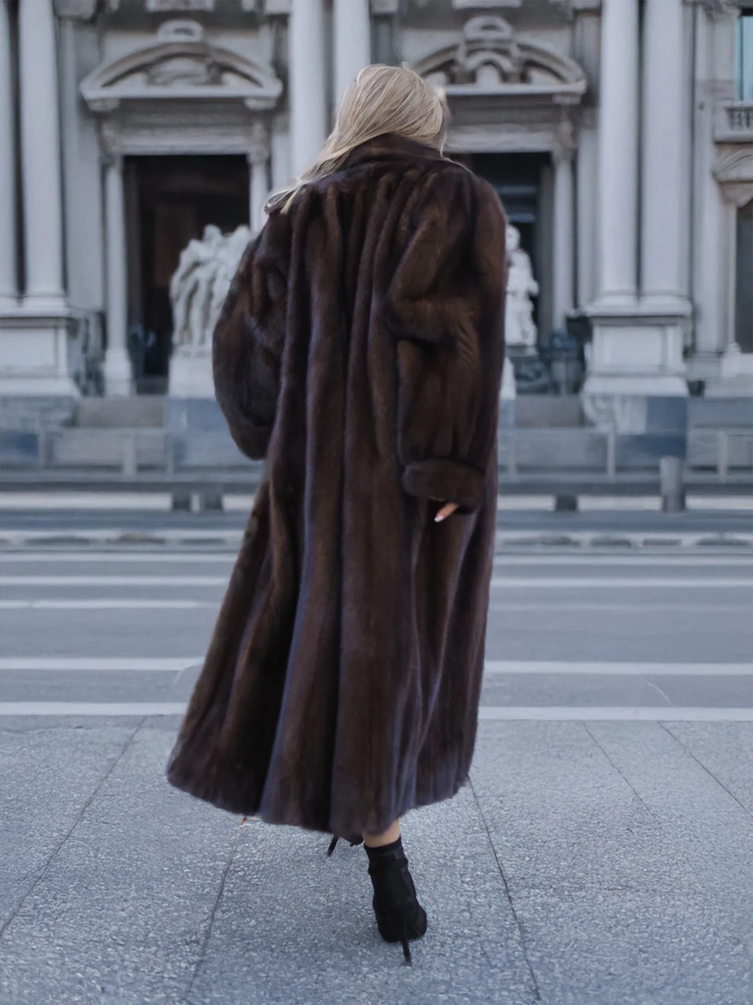 Mahogany Lunaraine Canadian Mink Fur Coat L/XL